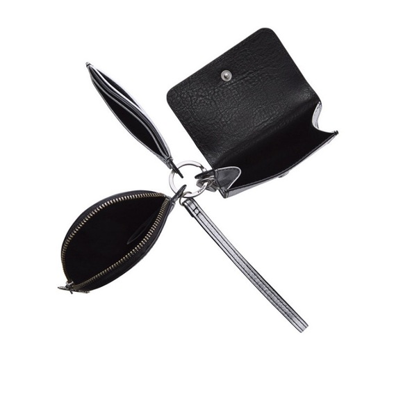 Fossil Leather Wristlet - Picture 4 of 6